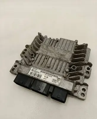 Ford Fiesta Engine control unit/module 8V2112A650EB 5WS40584BT