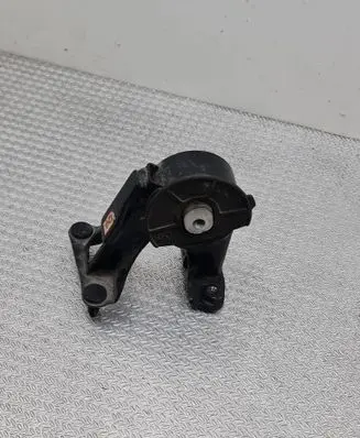 Toyota Prius (XW30) Engine mount bracket 1T081602