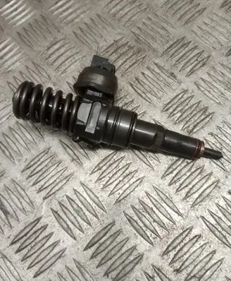 Skoda Octavia Mk2 (1Z) Fuel injector 038130073AG