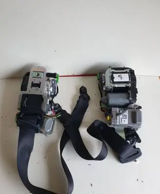 Mercedes-Benz C W204 Set of seat belts a2048606785 a2048606885