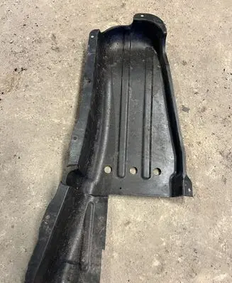 Mitsubishi Pajero Fuel tank bottom protection 