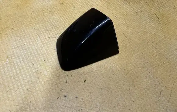 Volkswagen Touareg II Front door handle cover 7P6837879