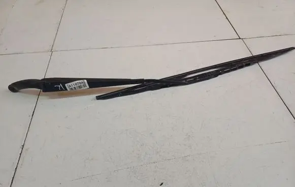 Volvo S60 Front wiper blade arm 