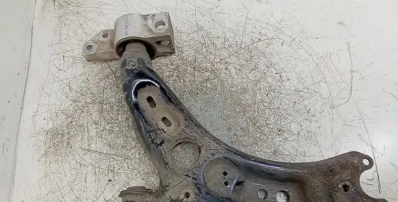 Skoda Octavia Mk2 (1Z) Front lower control arm/wishbone 1K0199231J