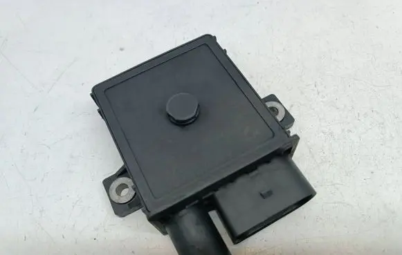 BMW 7 E65 E66 Glow plug pre-heat relay 7801201 0522140101