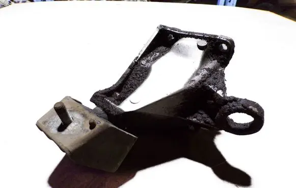 Audi A6 S6 C4 4A Gearbox mounting bracket 4A0399114N