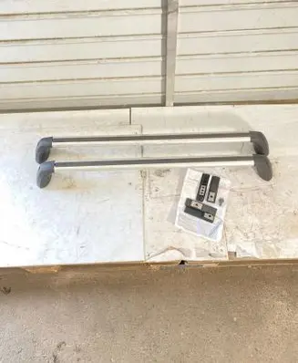 Toyota Avensis T250 Roof transverse bars on the 