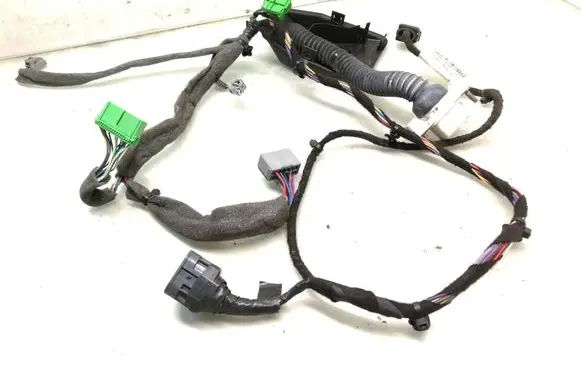 Volvo V70 Front door wiring loom 8697910