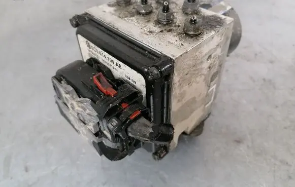 Volkswagen PASSAT CC ABS Pump 3C0614109AF