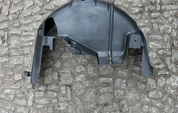 Rear arch fender liner splash guards