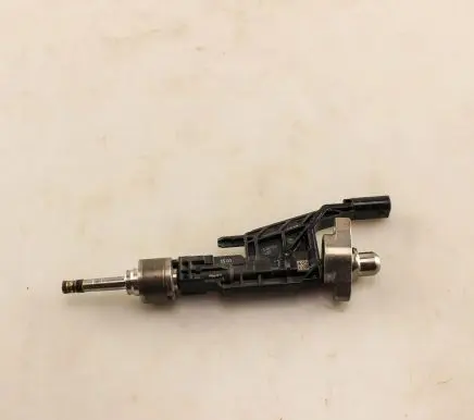 BMW X5 G05 Fuel injector 8656548