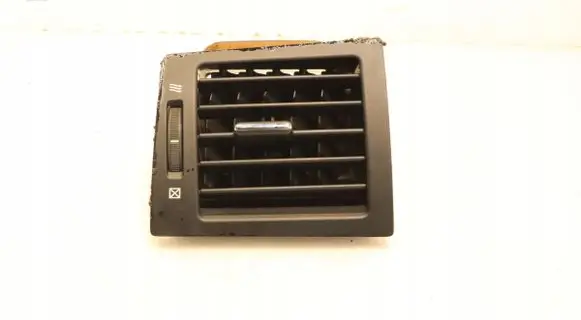 Toyota Avensis T270 Dashboard side air vent grill/cover trim 55660-05100