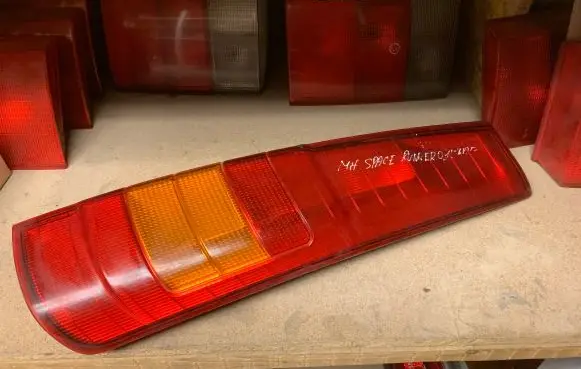 Mitsubishi Space Runner Rear/tail lights 22087268