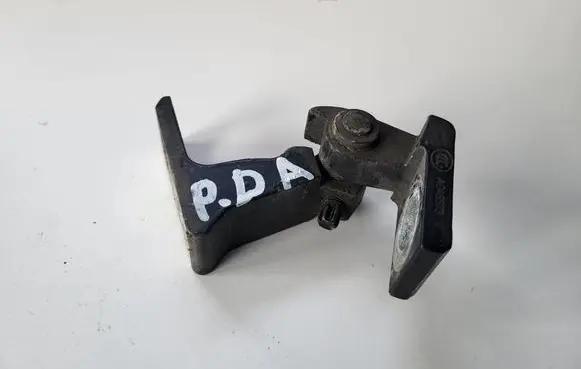 Skoda Superb B8 (3V) Front door lower hinge 
