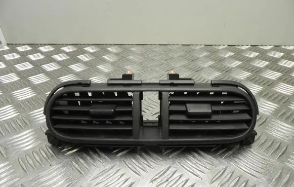 Suzuki Splash Rear air vent grill 7384151K0 T1436