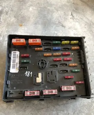 Volkswagen PASSAT B6 Fuse module 3C0937125 53592777