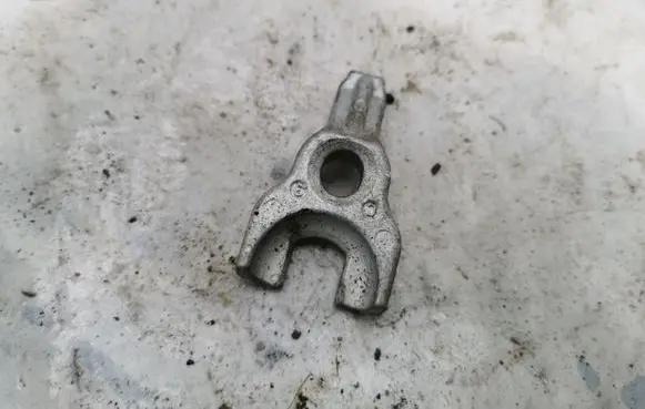 BMW 1 E81 E87 Fuel Injector clamp holder NOCODE