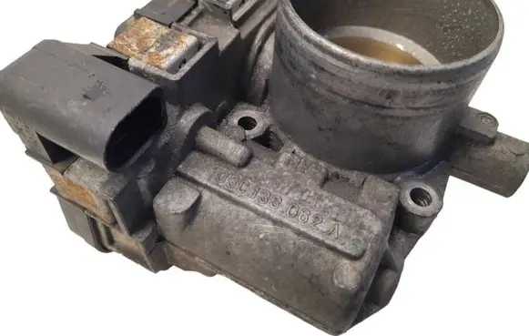 Volkswagen Touran I Throttle valve 03C133062A
