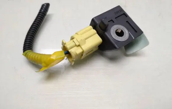 Honda FR-V Airbag deployment crash/impact sensor 77970SFEB110M2