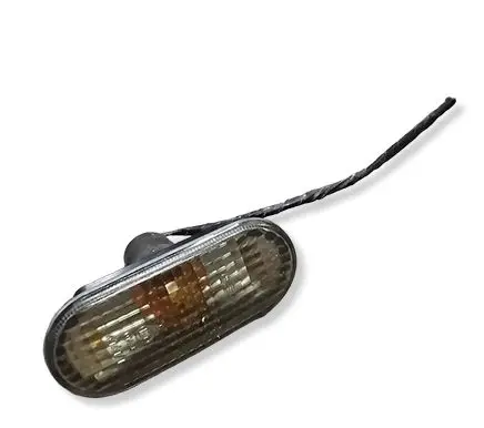 Volkswagen Golf IV Front fender indicator light 3B0949117C