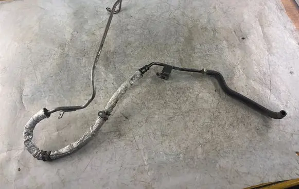 Mercedes-Benz S W221 Engine coolant pipe/hose