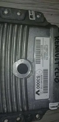 Renault Clio III Engine control unit/module ECU 8201104877