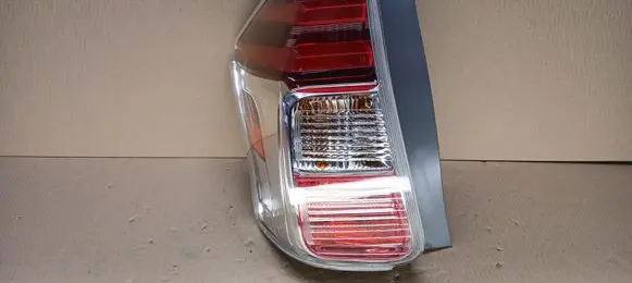 Toyota Prius+ (ZVW40) Rear/tail lights 8156147261