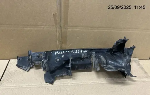 Chrysler Pacifica Intercooler air guide/duct channel 68229145AC
