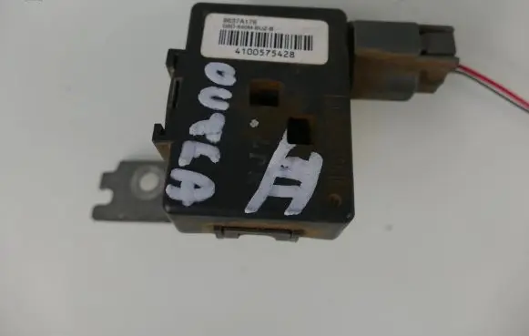 Mitsubishi Outlander Other devices 8637A176