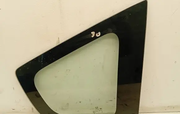 Honda Jazz Rear vent window glass 43R000183