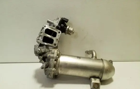 Ford Ranger EGR valve cooler GK2Q9F464AE GK2Q9U438AG
