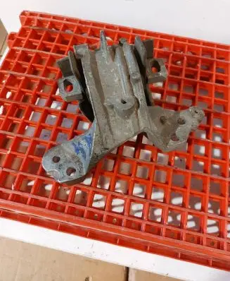 Peugeot 407 Engine mount bracket 326B95