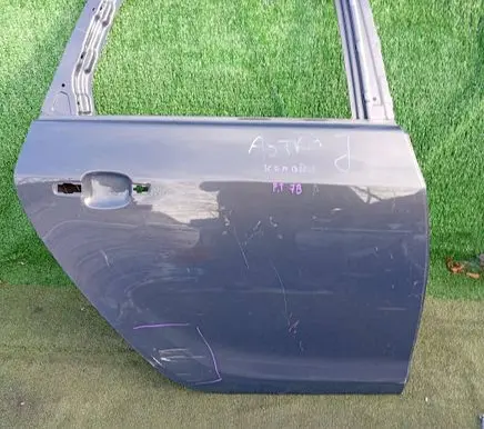 Opel Astra J Rear door 