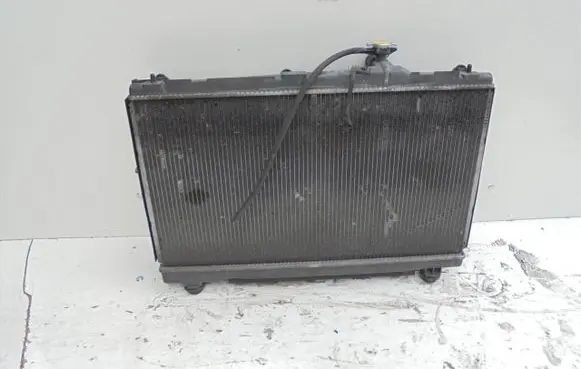 Toyota Avensis Verso Coolant radiator CHODNICA