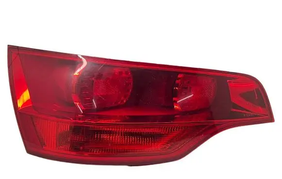 Audi Q7 4L Rear/tail lights 4L0945093A 027330104