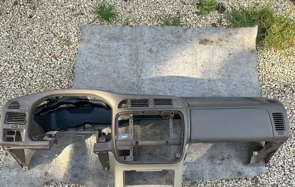 Nissan Patrol Y61 Dashboard 68200VC911 68750VB001 68761VB001