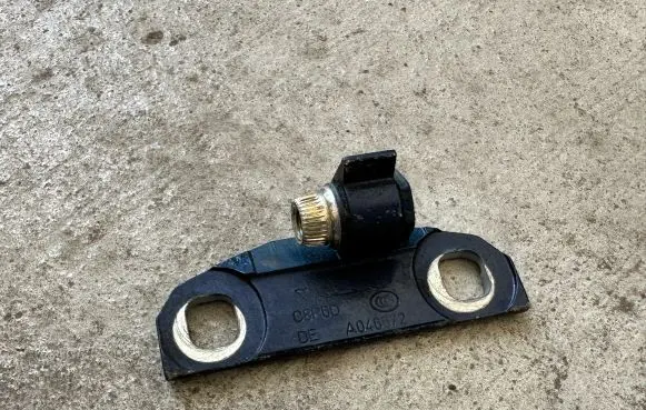 Volvo V60 Rear door upper hinge A046572 C8F5D