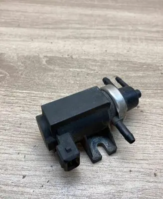 Audi A6 S6 C5 4B Turbo solenoid valve 1H0906627