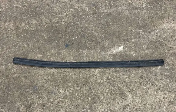 Porsche Macan (95B) Engine compartment rubber 95B823737