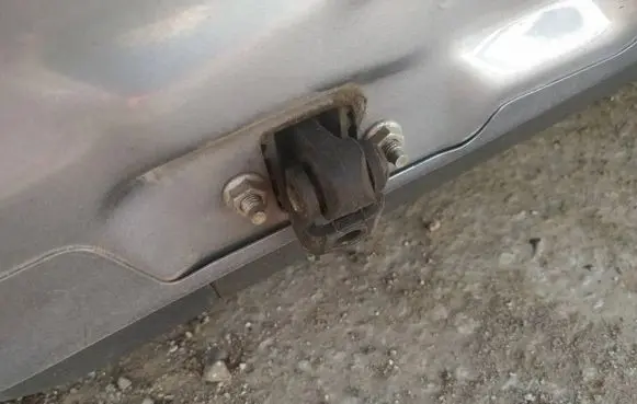 Opel Astra H Rear door check strap stopper