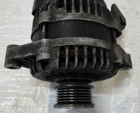 Opel Antara Generator/alternator 13580078