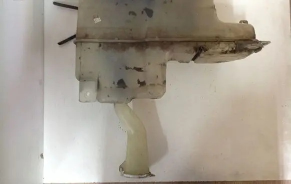 Windshield washer fluid reservoir/tank
