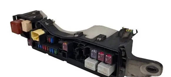 Toyota Avensis T250 Fuse box set 8274120060