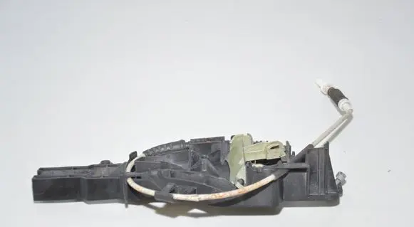 BMW 3 E90 E91 Front door exterior handle/bracket 7199835