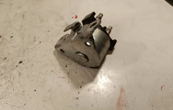 Nissan X-Trail T32 Ignition relay 251154EB0A