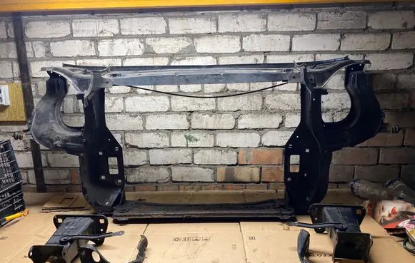 Mercedes-Benz GL X164 Radiator support slam panel bracket 25520058