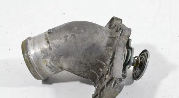 Porsche 911 996 Thermostat/thermostat housing 99610601357