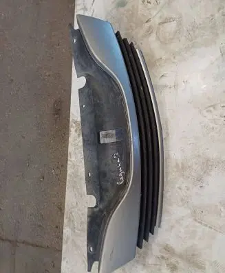 Renault Laguna II Front grill 8200012581