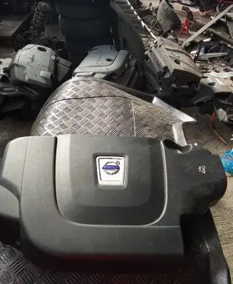 Volvo V70 Engine cover (trim) 31319190 31319191 DP5UA