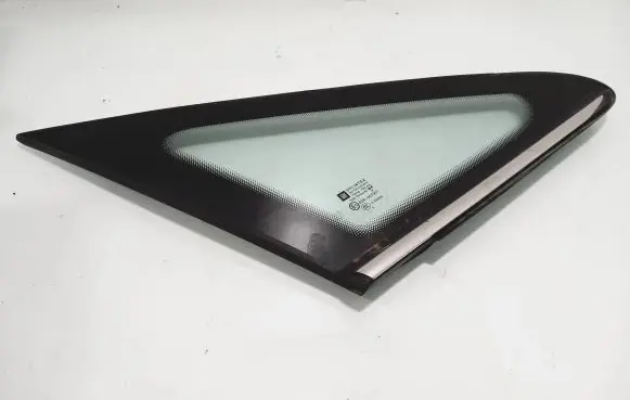 Opel Zafira B Front door vent window glass four-door 13123923